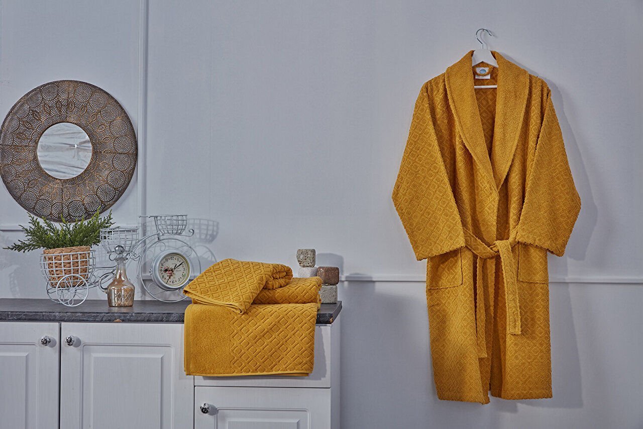 https-doquhome-mncdn-com-mnresize-1280-720-img-image-tr-2q9brnluxr0050001-1.jpg Луксузен Бањарски Мантил S/M - 110 cm - Сенф - Image 1