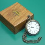 Дрвена кутија со џебен часовник Модел 1