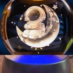 Кристална сфера со дизајн на астронаут на месечината