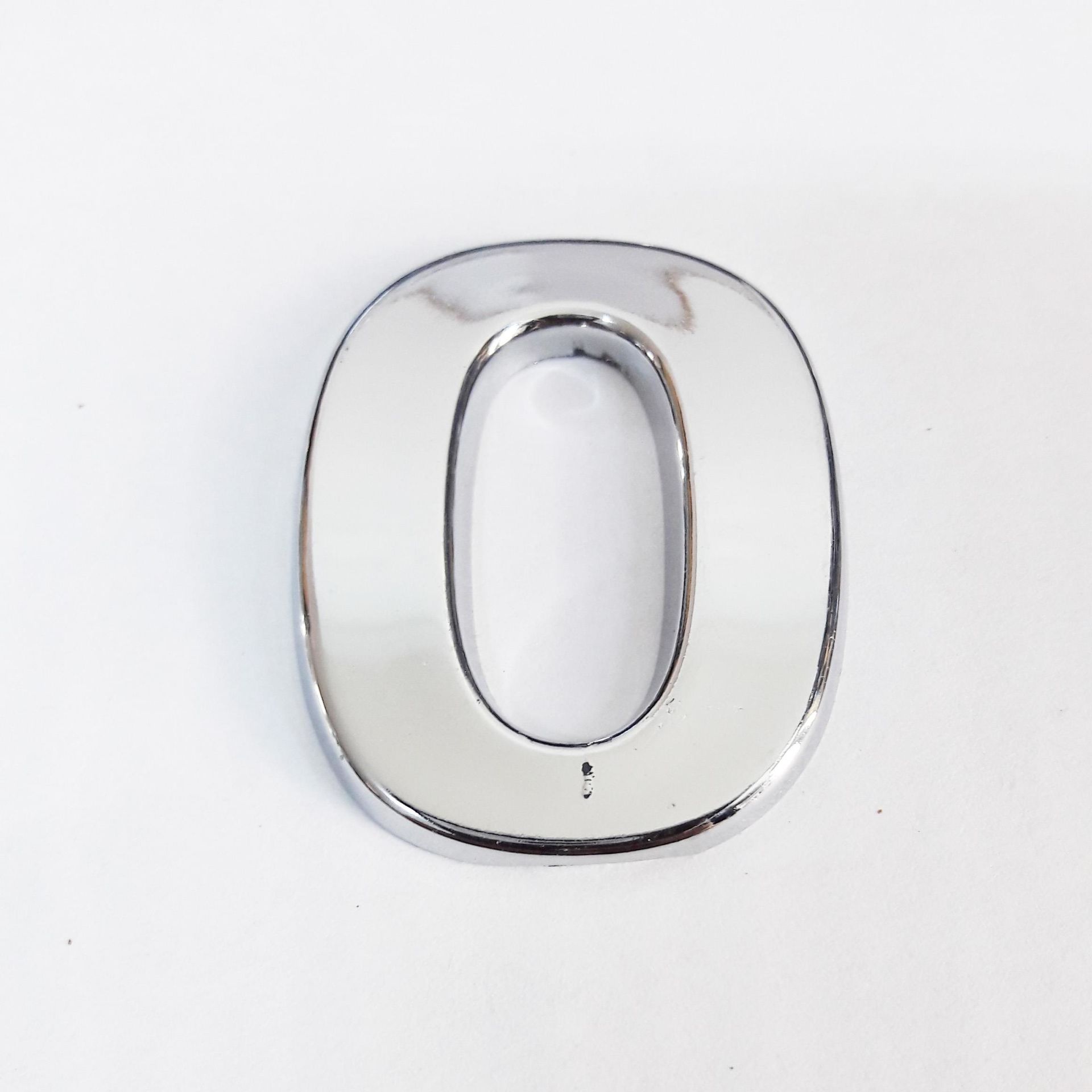 cemax-0-rakami-3-75-cm-krom-y-10124_1.jpg Cemax 0 Бројка 3,75 cm Хром Самолеплива - Image 1