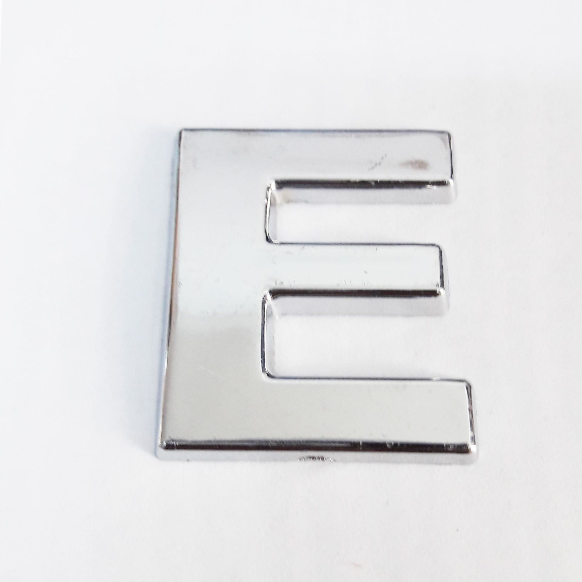 cemax-e-harfi-3-75-cm-krom-ya-8966_1.jpg Cemax Е Буква 3,75 cm Хром Самолеплива - Image 1