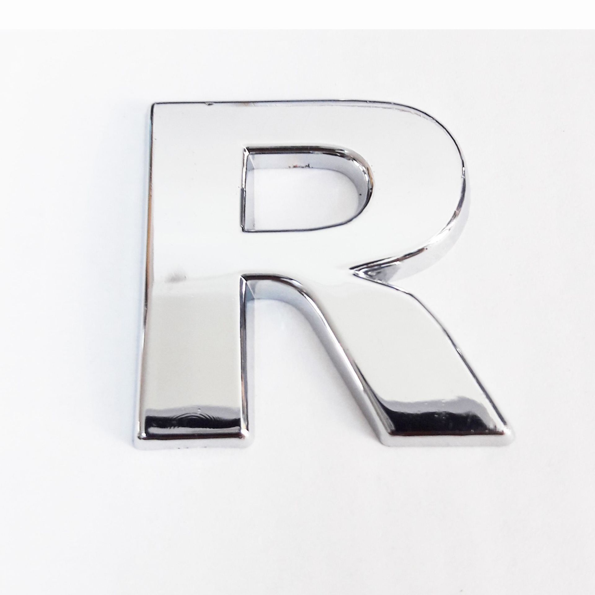 cemax-r-harfi-3-75-cm-krom-ya-10109_1.jpg Cemax R Буква 3,75 cm Хром Самолеплива - Image 1