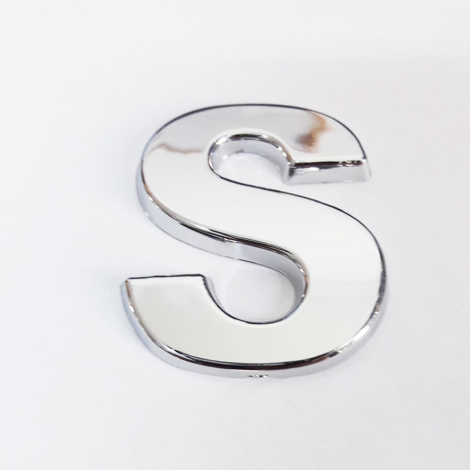 cemax-s-harfi-3-75-cm-krom-ya-9253_1.jpg Cemax Хромирана Самолеплива Буква S, 3,75 cm - Image 1