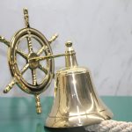 Дуќан со управител од месинг