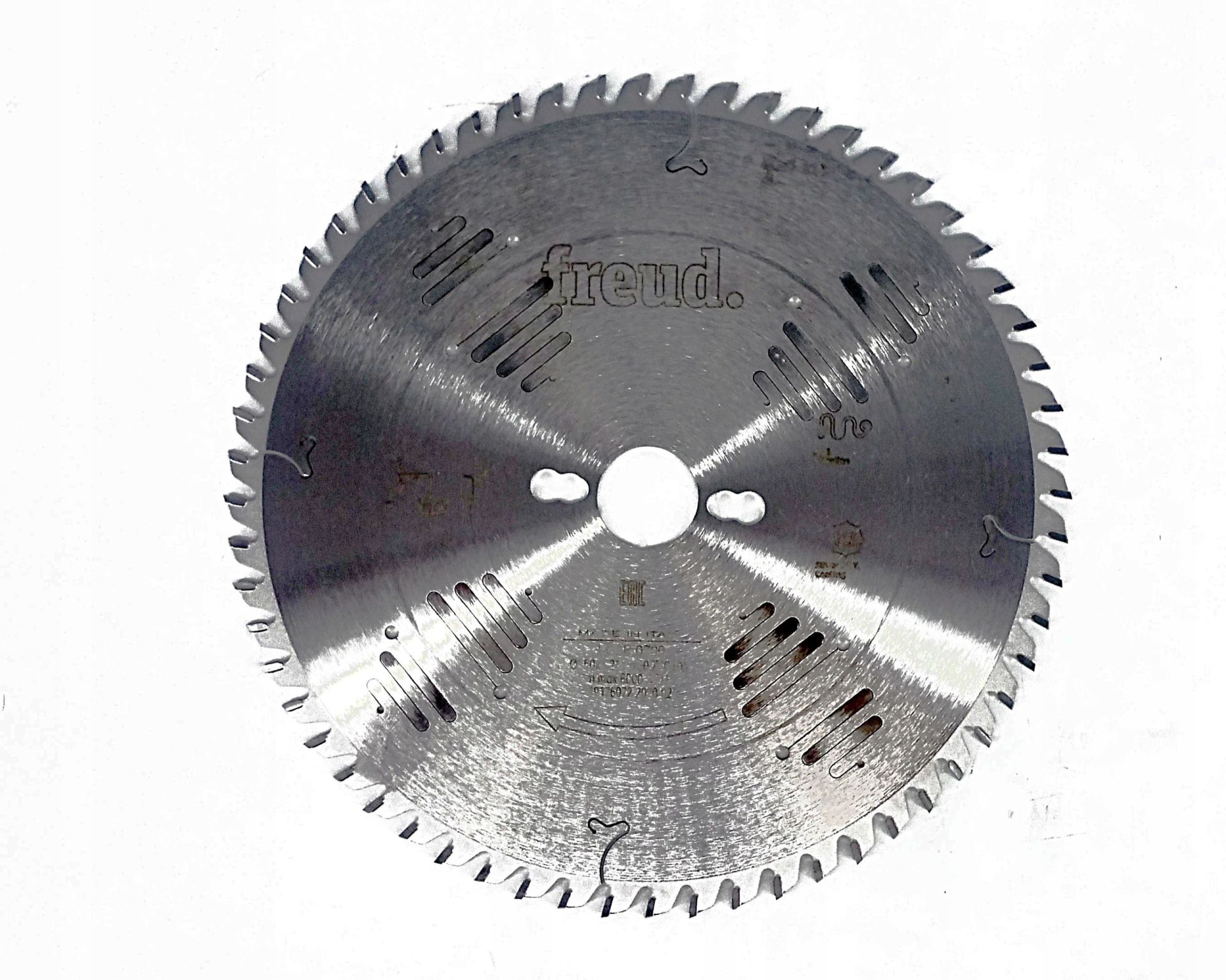 freud-lg2b-0700-250x30x3-2-mm-4110_1.jpg Freud Lg2B 0700 250X30X3,2 Mm Дрвена Пила 60 Забоци - Image 1