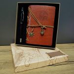 Кафеав сет со кожен бележник и црн молив - Image 2