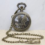 Часовник со дизајн на орел