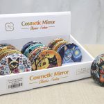 Огледало за рака со мачка и каменчиња, круг