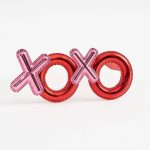 Црвени парти очила со натпис XOXO - Image 2
