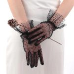 Кратки Гипурни Црни Чевли со Пунктирани - Image 2