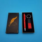 Комплет за Подарок: Црвен Кожен Клучевод и Touchpen Пенкалo