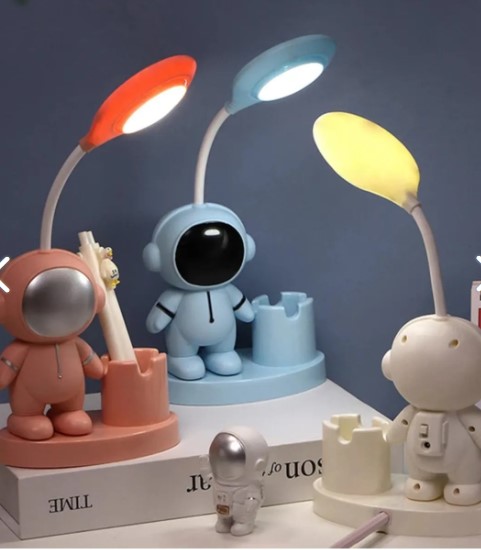 led-astronot-masa-lambasi-ve-28545_1.jpg LED Астронут Масна Светилка И Пенкало - Image 1