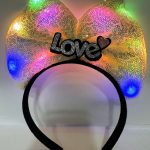 LED светлосен венец со натпис LOVE