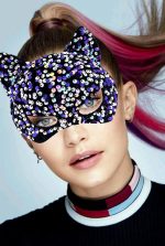 Црна Вафлена Партии Маска со Мора и Бела - Image 2