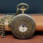 Винтиџ дизајн џебно часовник