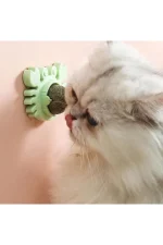 Топка со мачка трева