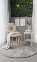Плишана Ткаенина Со Дезен На Ромашка Шминкерско Столче - Бела - Image 3
